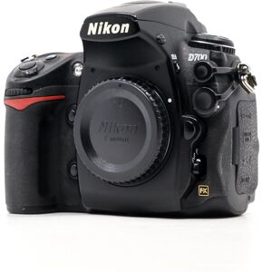 Nikon D700 (Condition: Well Used)