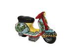 Vespa moto in ceramica di caltagirone siciliana decorata a mano h.12cm