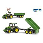 Mezzo agricolo Bruder JOHN DEERE Trattore con Rimorchio, modello 02108, per