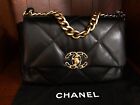 Elegante borsa Chanel 19 originale