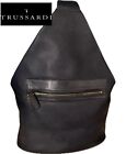 TRUSSARDI ZAINO MONOSPALLA BLU, tipico mater. Trussardi con rifiniture in pelle