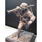 1/16 German Waffen XX WWII 120 mm Resin 1944 Ardennen machine gunner running