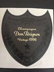 Une étiquette de champagne Dom Pérignon Vintage 1996