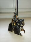 Cavaliere Nero con lancia a cavallo  Schleich 