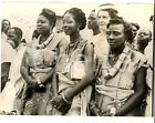 1956 ENUGU (NIGERIA) Queen s portrait on dresses worn by women for royal visit