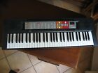 Pianola Yamaha PSR-F50.