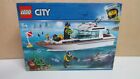 Costruzioni LEGO City 60221 Boat Floats (Nuovo)