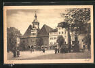 Jena, Passanten am Kurfürstendenkmal auf dem Marktplatz, Ansichtskarte