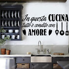 Adesivo Murale Cucina IN QUESTA CUCINA TUTTO E  CONDITO CON  AMORE Wall Sticker