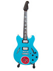 Guitare miniature Gibson DG335 Dave Grohl des Foo Fighters