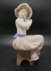 Nao by Lladro Girl with Dog A Big Hug 1049 figurine