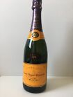 champagne veuve clicquot ponsardin BRUT reims france cuvee   SAINT PETERSBOURG