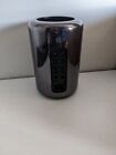 Apple Mac Pro 6.1 Intel Xeon QUAD 3.7 GHz 64 Go RAM 256 SSD AMD 2X D300 FIN 2013