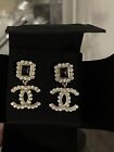 earrings chanel like new whit box