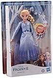 Hasbro 57237821, Disney Elsa di Frozen 2 in versione bambola cantante, con musica e vestito blu(azzuro), giocattolo per bambini dai 3 anni in su (confezione in lingua italiana non garantita)