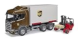 bruder 03582 - Scania Super 560R camion logistica UPS con carrello elevatore, veicoli, consegna pacchi, trasporto, carrello elevatore, trasportatore, giocattoli da 4+ anni